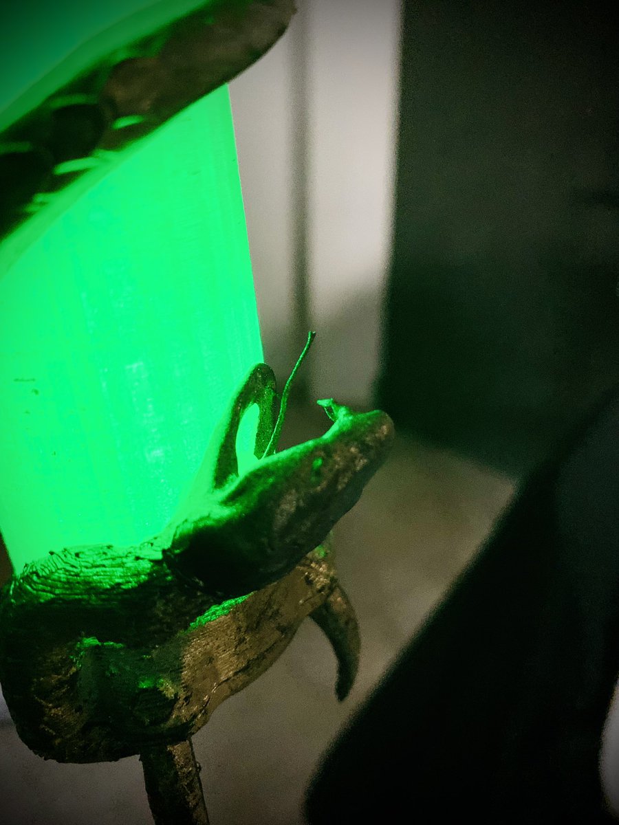 em3dlab's tweet photo. Rasputin's reliquary replica (from Anastasia movie) 
#Anastasia #movie #rasputin #replica #reliquary #snake #green #light #3dprinted #propmaker https://t.co/clkP8Gqpu0