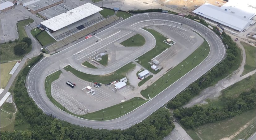 Events to take away from the season (Nascar Cup Series)  
-Bristol Dirt Race
-Texas Motor Speedway 
-Chicago Street Course
-Kansas Speedway #1 

Events to bring in 
-Nashville Fairgrounds Speedway 
-Eldora or Knoxville 
-Iowa Speedway 
-Rockingham Speedway 

#NASCAR75 https://t.co/I34OoOe5dJ