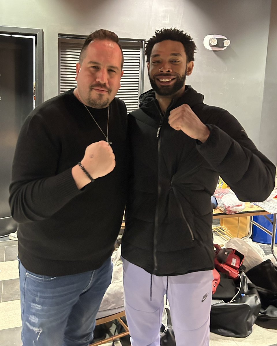 DJTYLERB's tweet photo. #MMACHAMPIONSHIP in the heart of Westbury Long Island! #UFC #TheChampIsHere #StrongIsland #Knockout #Bloodsport https://t.co/zfksKWmGAf