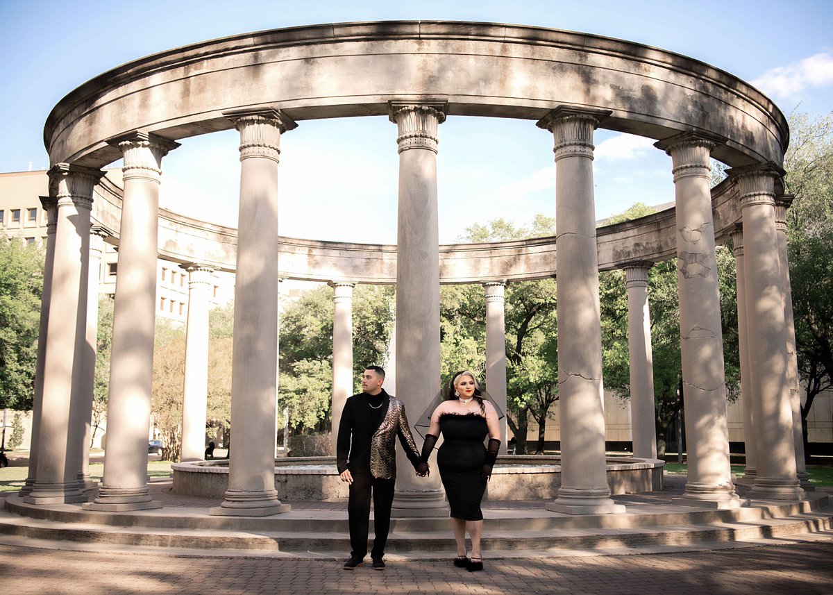 Dayanelli_'s tweet photo. 𝓐 𝓵𝓲𝓯𝓮𝓽𝓲𝓶𝓮 𝓸𝓯 𝓾𝓼 💍🖤
.
.
#fyp #foryou #explorepage #explorepage✨ #houstontx #houston #engagementphotos #engagementring #engaged #wedding #junewedding #2023bride #soontobemrs #houstonphotographer #houstonphotography #photography #engagementsession https://t.co/O1OPxGS2TG