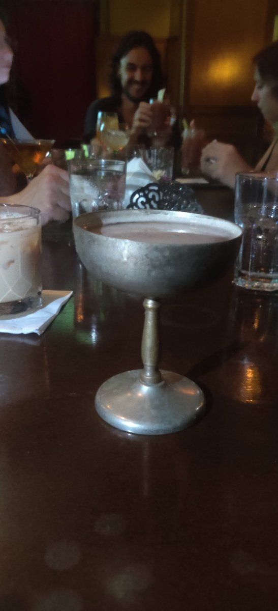 Considerando que es viernes santo la gente del <a href="/DoppelBar/">Doppelgänger Bar</a> me sirvió mi Café Cocktail perfecto en un cáliz de metal antiguo.

#BendecidoViernesSanto