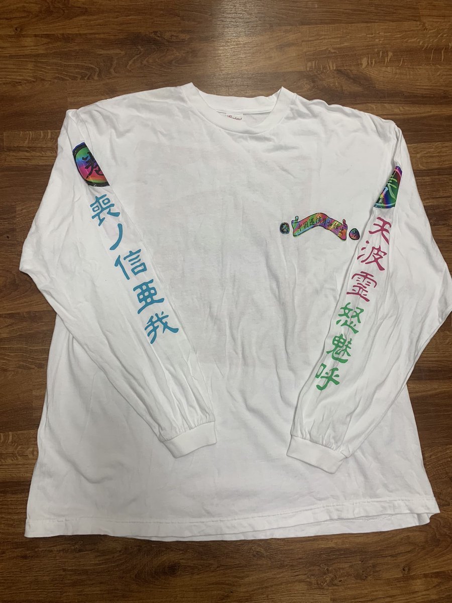 DAWA_FLAKE's tweet photo. [速報！！]
中国巡演増加演出で販売されていた
天波霊 / 怒魅呼 / 喪ノ信亜我 (TEMPALAY、ドミコ、MONO NO AWARE)のコラボTee入荷！在庫を少し分けてもらいました。是非この機会に！店頭でサイズ確認などもできますよ！ それぞれのアイテムとご一緒にどうぞ！

https://t.co/rhYTjppXUp https://t.co/3qh3P9UGgw