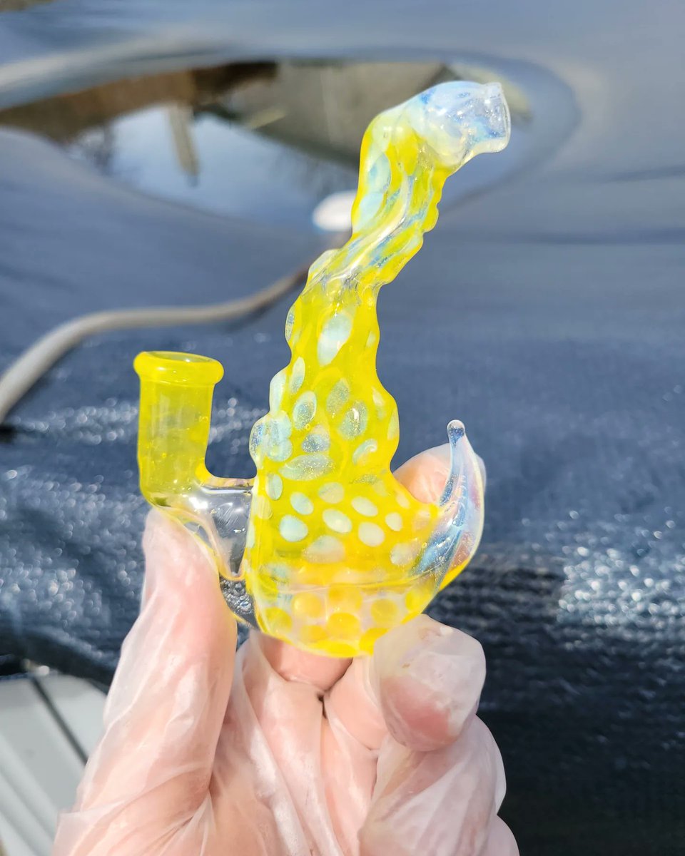 FreewaysGlass's tweet photo. New 10mm #lemondrop #tentacle  #microrig #pendant #rig up on my insta for auction @freewaysart auction ends Sat 1130 pm eastern 
#freewaysart #freewaysglass #freewaysglassart #glasspendant #tentaclependant #pendantrig #travler #tentacleart #functionalart #honeycomb #opal https://t.co/iP4bxxQYOh