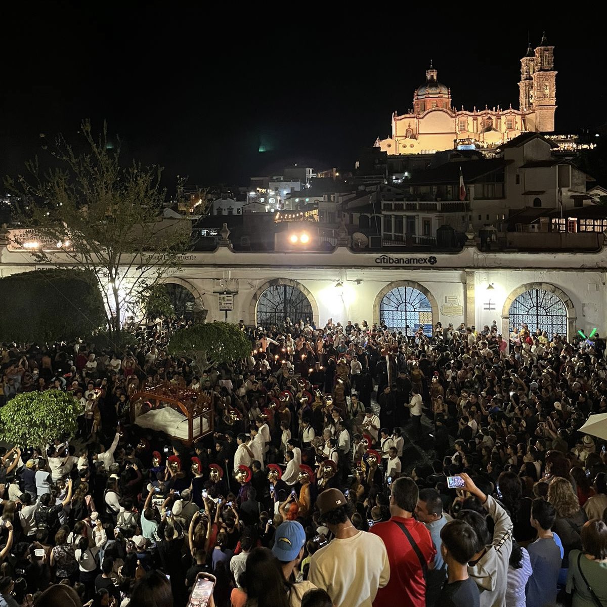 VisitTaxco's tweet photo. Este día es el más importante en la celebración de la Semana Mayor y en Taxco se llevaron a cabo una serie de eventos que no te puedes perder.

¡Te esperamos en Taxco!

#SemanaSantaEnGuerrero✝️
#ViveGuerrero
#VisitaTaxco https://t.co/88QITSMoig