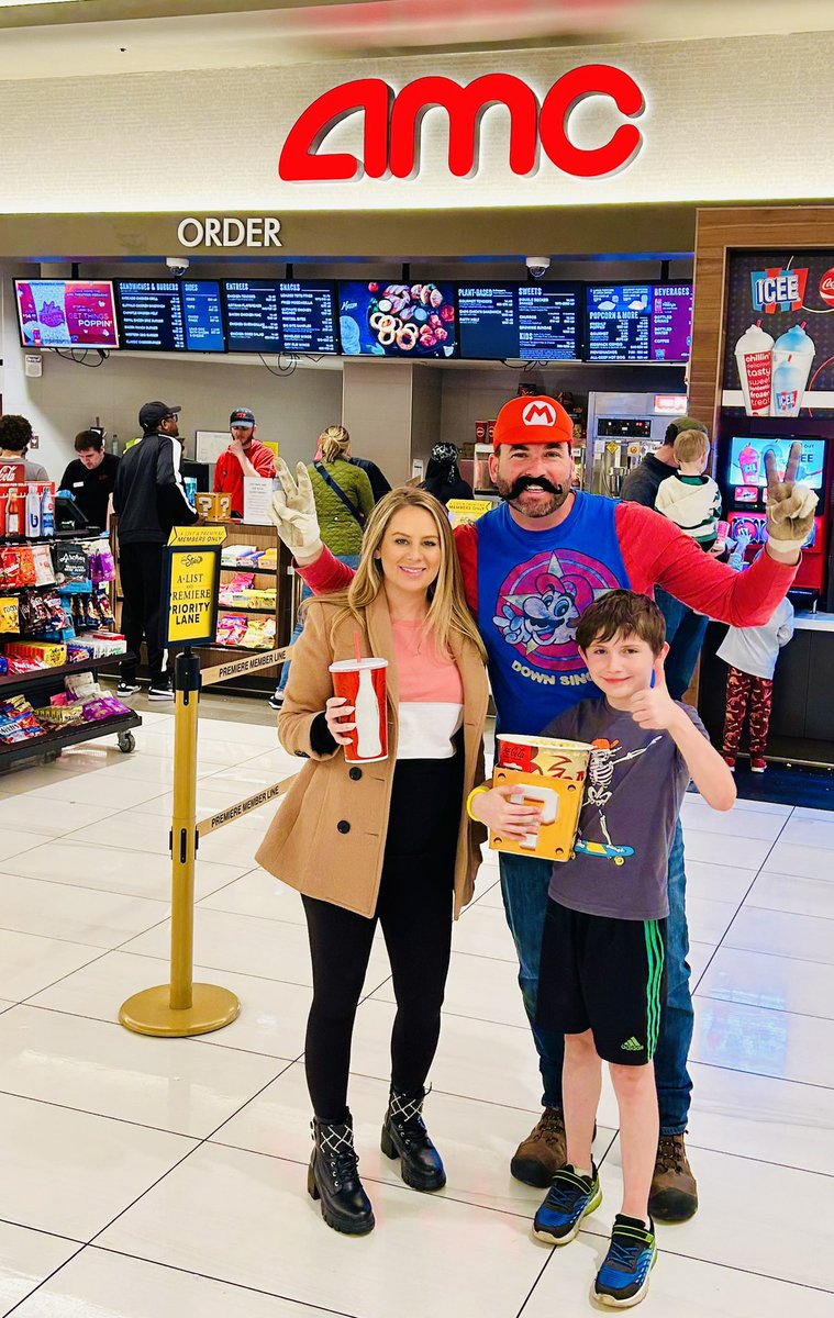 JAK__KIDD's tweet photo. We found a #SuperMarioBrosMovie Mystery BLOCK #atAmc
WA-HOO!
#SuperMarioMovie #AMCPopcorn #powerup #AmcFamily #ShareAmc #ItsAMe #ItsAMC #Ape #Apes #AMCAPES #AMC #Family #Movies #Nintendo @NintendoAmerica @AMCTheatres @supermariomovie #AMCPerfectlyPopcorn
#AMCNOTLEAVING 🦍🍿 https://t.co/GZX5Oh2mD9