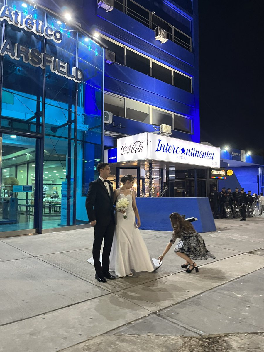 peladoparedes's tweet photo. El casamiento perfecto no exi…. https://t.co/o6cmYqN8Km