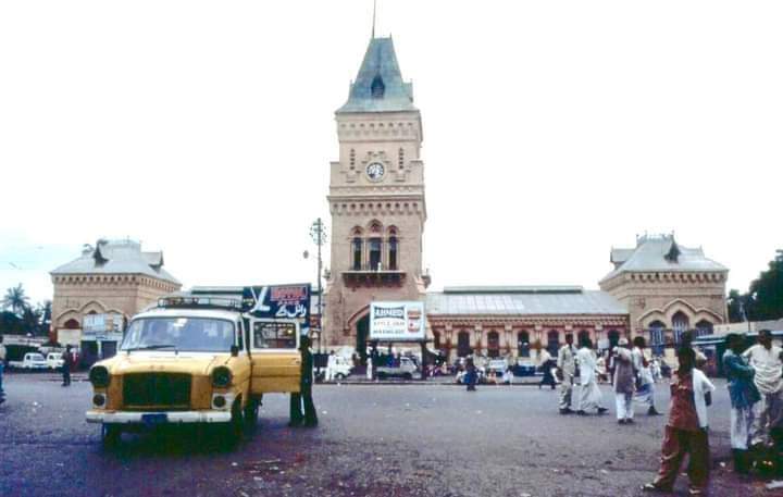 KChaskay's tweet photo. View Of Karachi, Sindh, 1980
Old Is Gold 💫💗 
#Vintage 
#lovekarachi https://t.co/SpfgKvCtSk