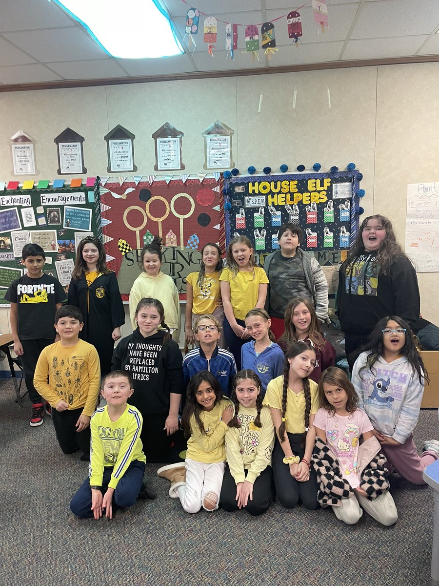 MissRagusin's tweet photo. We had Harry Potter Week in our classroom!⚡️❤️💚💙💛 Everyone had fun dressing in the  Hogwarts House colors each day. ✨🪄 It was a magical week full of activities! 🏰 #harrypotterclassroom https://t.co/4x3rjrhnrw