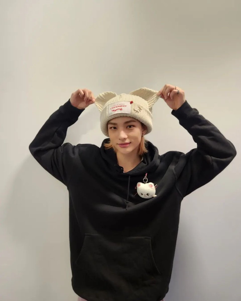 RETWEET + REPLY 
(stay on links for at least 30 seconds) 

hyunjin best boy 
x.com/search?q=hyunj…
hyunjin beautiful 
x.com/search?q=hyunj…
hyunjin best idol 
x.com/search?q=hyunj…
hyunjin black hair 
x.com/search?q=hyunj…
hyunjin best 
x.com/search?q=hyunj…