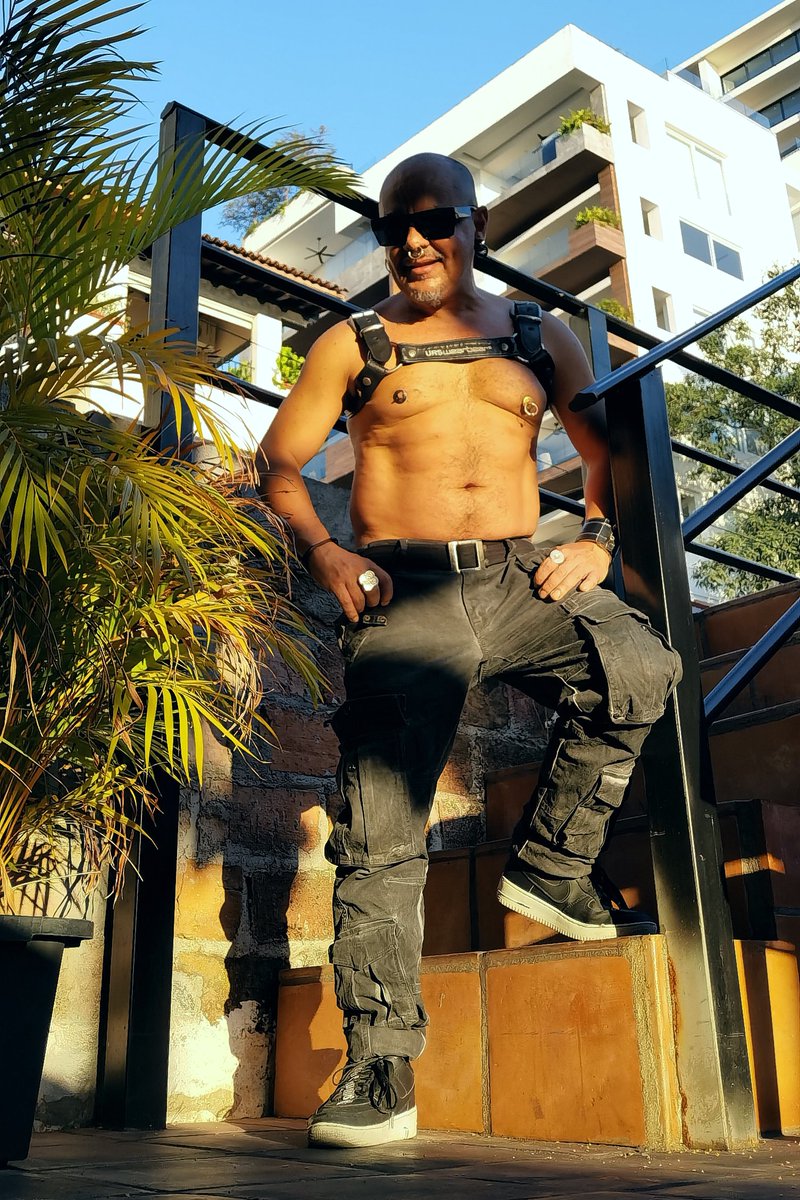 hectorbelloc's tweet photo. [VersuS]

Ni santo ni perverso

🔶

The lord is coming 

For inquiries and quotations enter #hectorbelloc. com

#semanasanta #nipplerings #barechest #silverdaddy #zaddy #lovetool #calisthenics #muscledaddy #saint #devil #leathersex #tomoffinland #bdsmdaddy #noserings #ursbearwear https://t.co/pzWLJAKPnA
