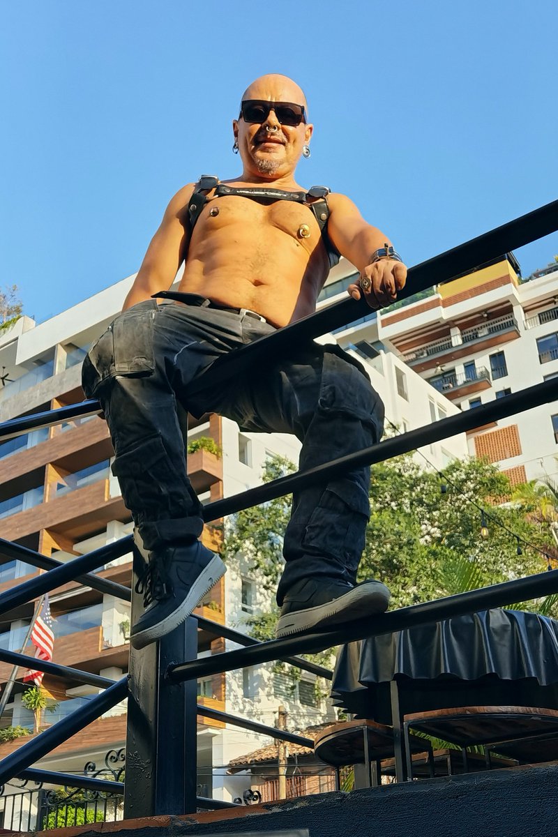 hectorbelloc's tweet photo. [VersuS]

Ni santo ni perverso

🔶

The lord is coming 

For inquiries and quotations enter #hectorbelloc. com

#semanasanta #nipplerings #barechest #silverdaddy #zaddy #lovetool #calisthenics #muscledaddy #saint #devil #leathersex #tomoffinland #bdsmdaddy #noserings #ursbearwear https://t.co/pzWLJAKPnA