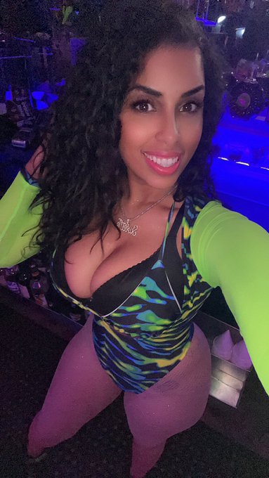 Minnie me 💚🐊 I&rsquo;m at 145 pounds! Retweet it it looks good on me 🐠 https://t.co/2iDHm0EcyD<a href="/tag/weremember911"class="tags"><span>#weremember911</span></a>
