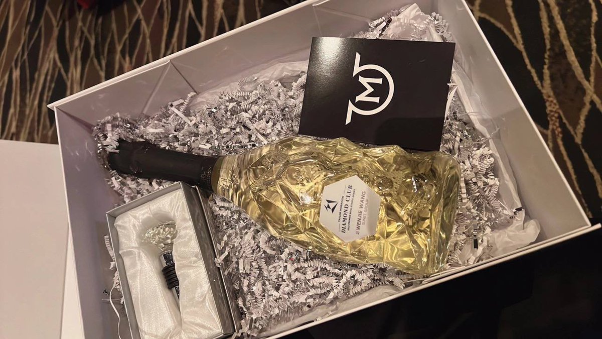 Let a person forget at a glance.