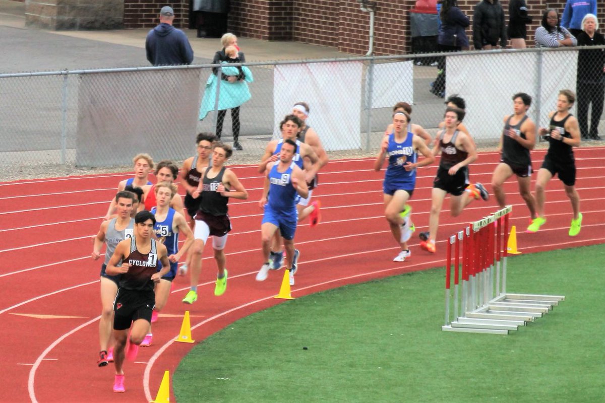 river_hardman_'s tweet photo. cyclone relays 04/06/23
Broke the 53 year old 1600m meet record and broke my schools 1600m record and had a pr in the 800m !
1600m- 4:15.62
800m- 1:55.19
#trackandfield #track #distance #record #running #run #classof24
#Arkansas https://t.co/iSTv91d6Kl