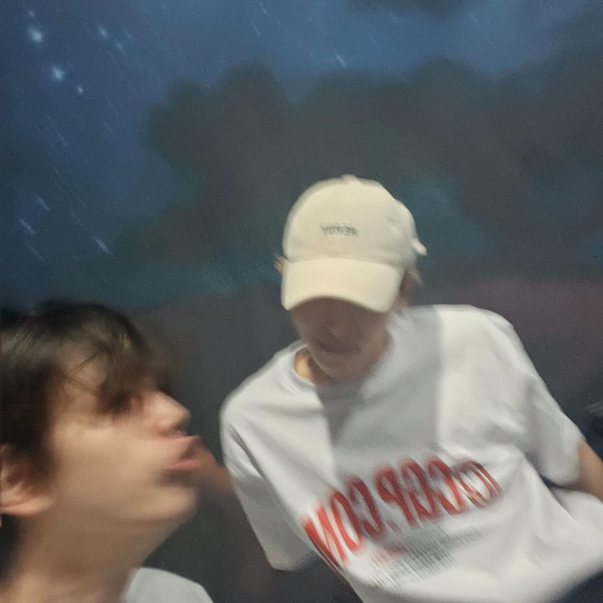 I don't know why Younghoon taking pictures like this.