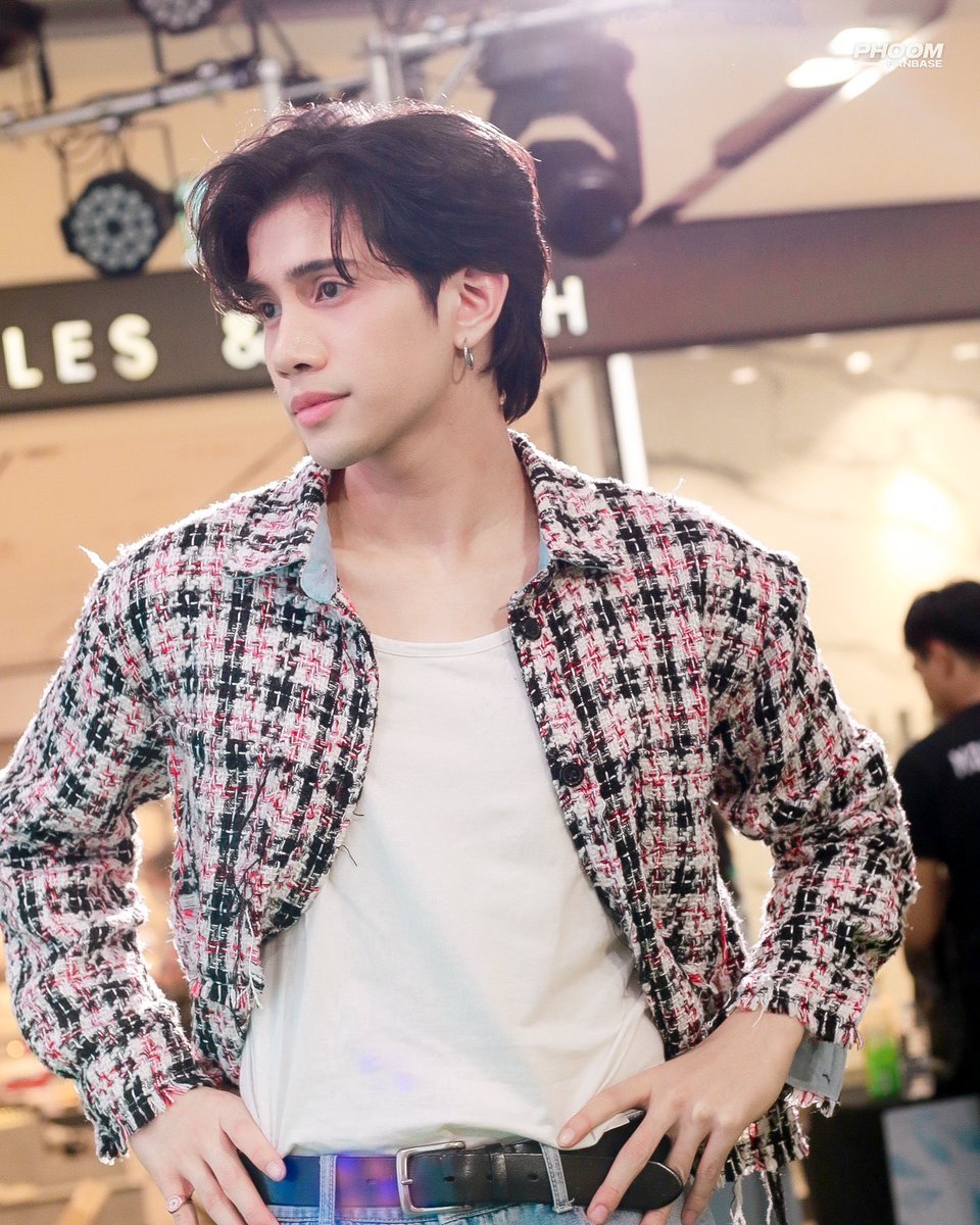 phoomfanbase's tweet photo. ภูมิร่วมแสดงความยินดีกับพี่จ๊อบกับพี่เปิดตัว
Brand Ambasador YAMAI SKINCARE 💖
@yamaithailand

#phoomchww
#wooooyd
#ภูมิชวัลวัฒน์
#ch3thailand
#yamaithailand
#yamaixjobbiijob https://t.co/mVmTd6xhnW