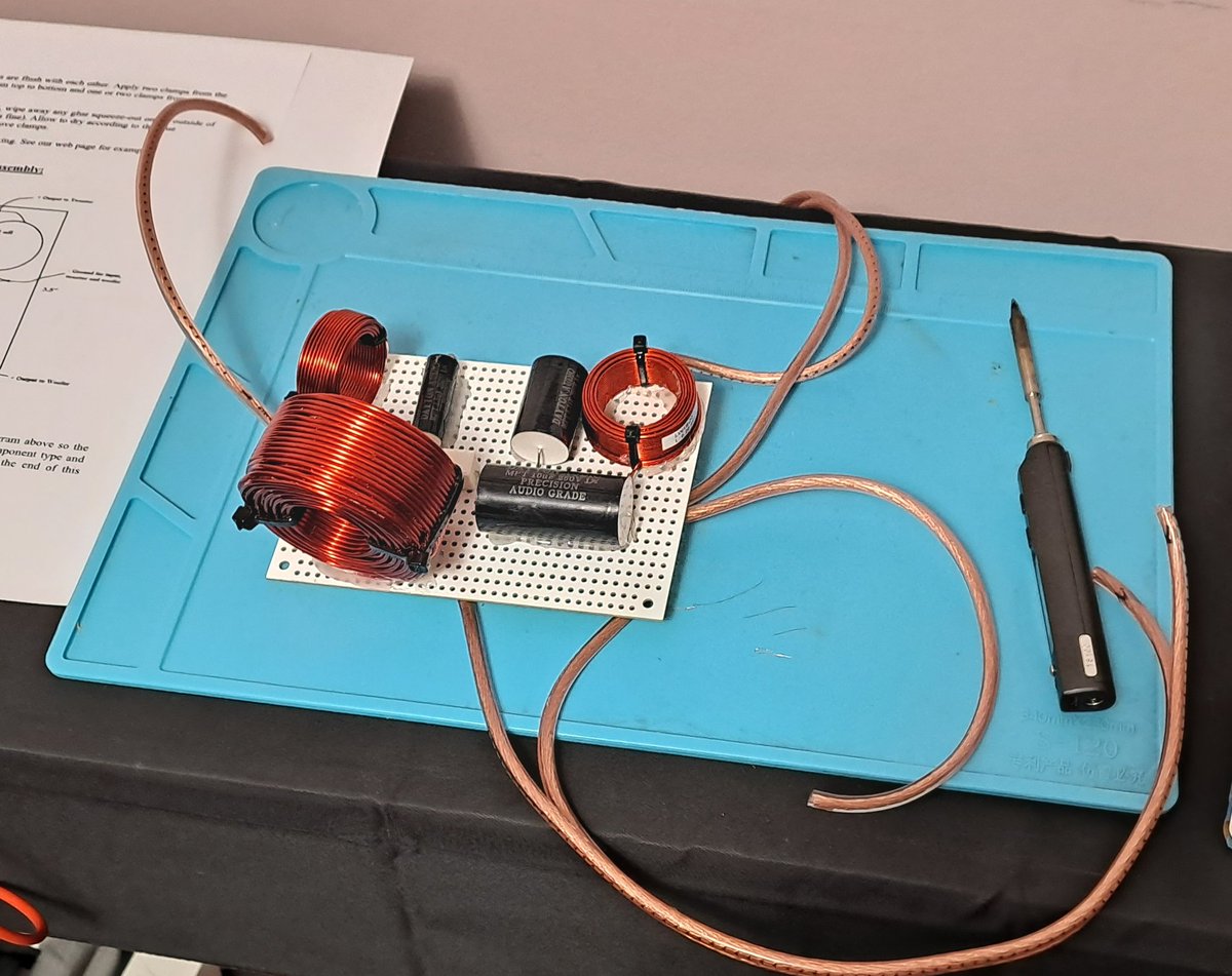 MissMBreene's tweet photo. A bit messy, but I've finished the crossover board for the speakers https://t.co/YsEH1RApPy