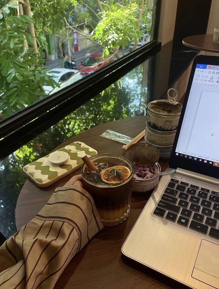 Quiet little coffee house☕