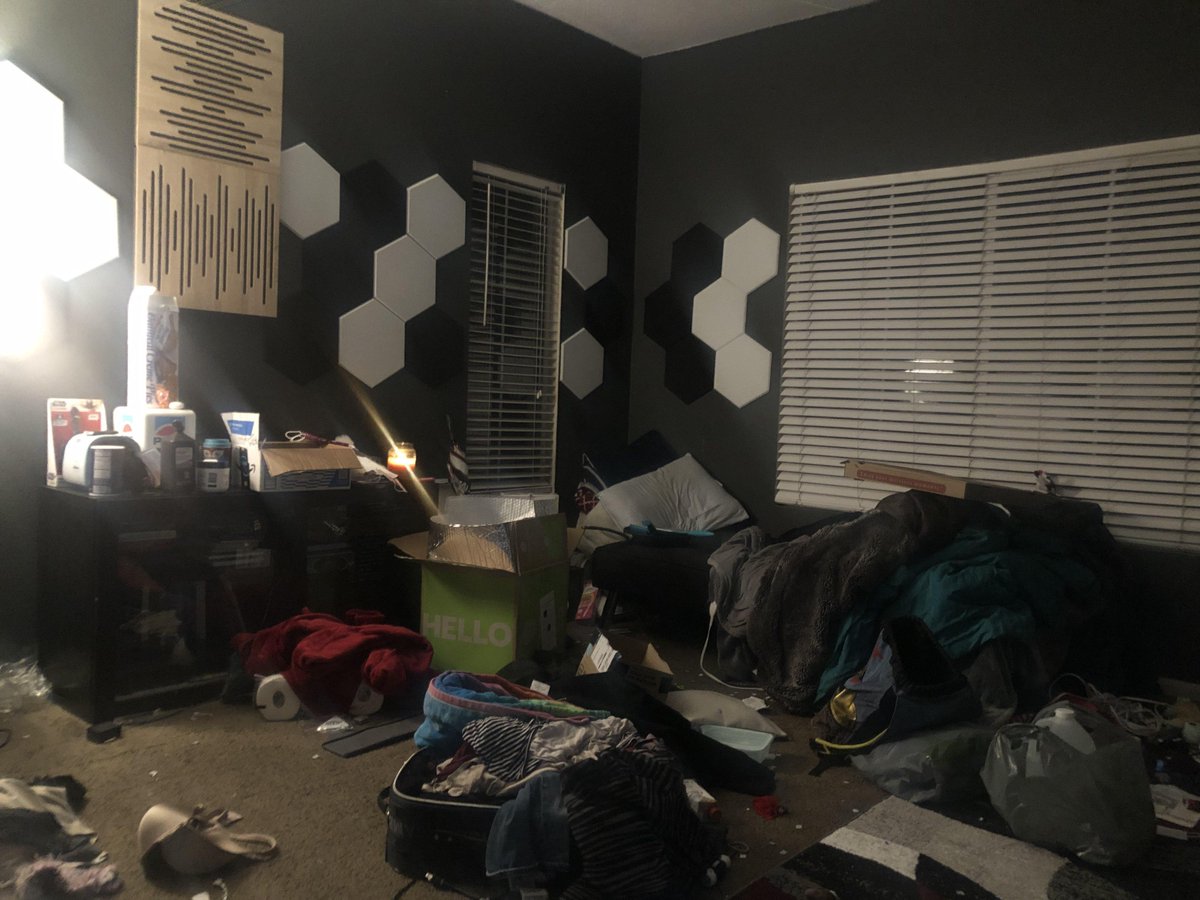 LanisGrotto's tweet photo. Okay okay I know it's a little junky atm but I promise it's getting better!
I PROMISE!!
#workinprogress #wip #junky #soundpanels #panels https://t.co/u8szBP6ZrF