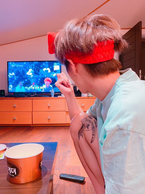 와이프랑 같이 막장드라마 보다가 얼굴에 물 뿌리는 장면 나오면 아따 마 물 아깝다 이럴듯