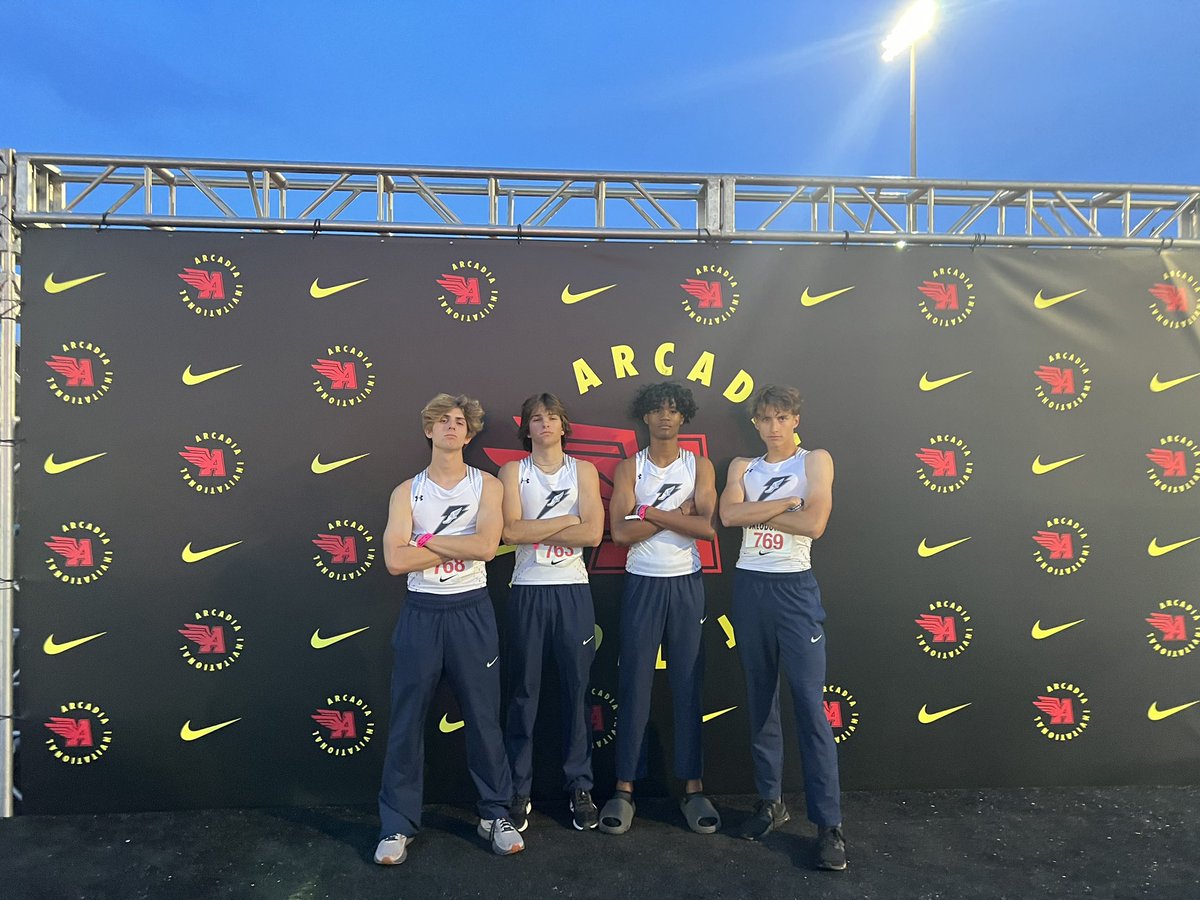 At the start of this season we didn’t have 4 guys hurdling.  These 4 represented AZ in the invitational shuttle hurdles @ArcadiaInvite .  Can’t wait to see this crew finish out this season! @BenSklodowski1 @barrett_reg10 @DVThunderTrack @Coachhanson777 @cmattoon4