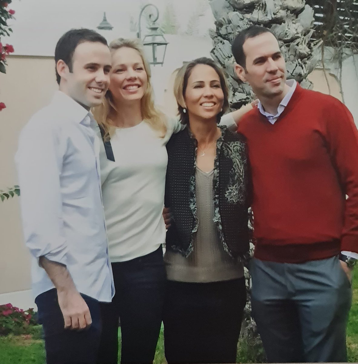 PinkTaxiRunner's tweet photo. This is how we grew ( mom is in one of them) #mysiblings https://t.co/pBlg0xOEGV
