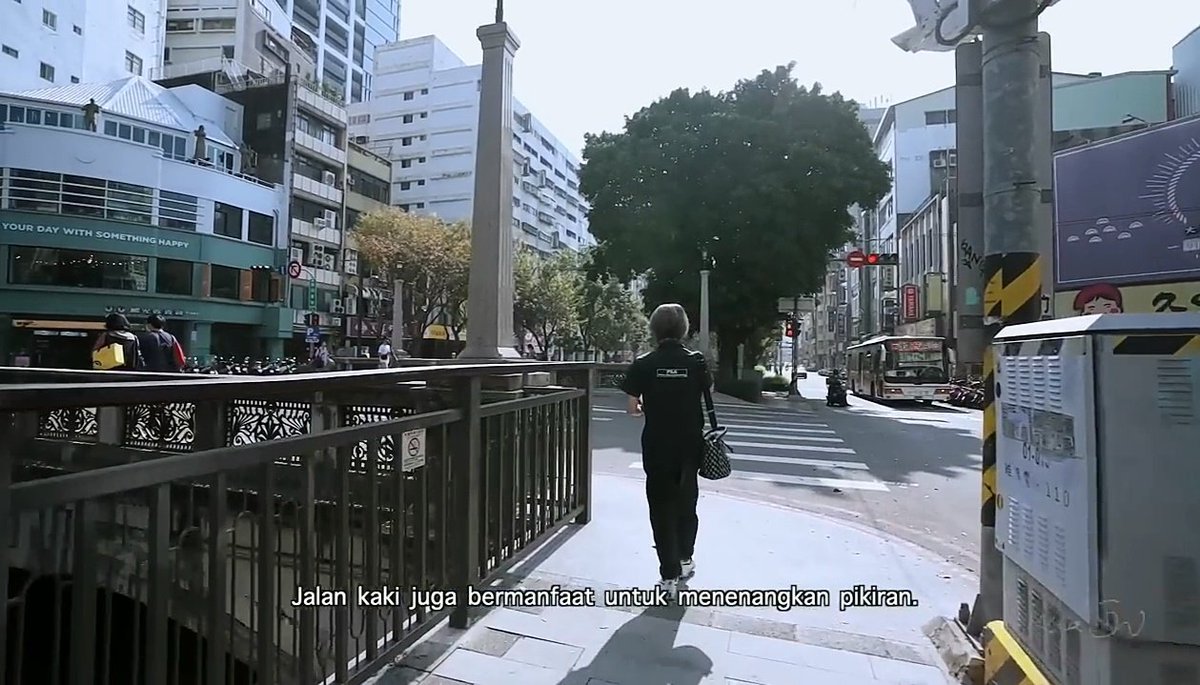 TarizSolis's tweet photo. Mengisi waktu di weekend dengan menonton vlog-nya Ria SW memang pilihan yang sungguh tepat. Selalu menyenangkan &amp; menenangkan. https://t.co/rI3bTEIVDE