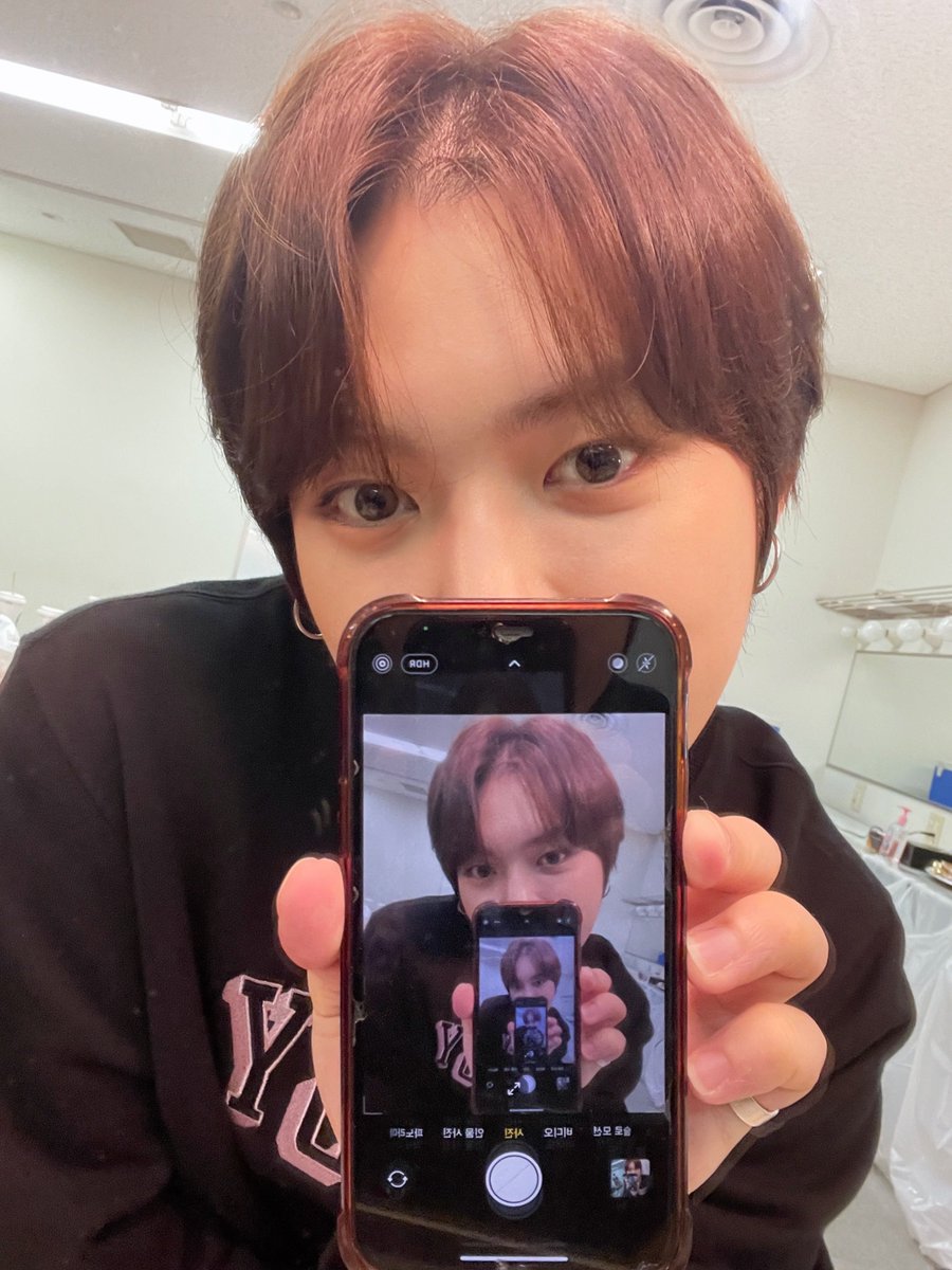 juc0c0's tweet photo. MZ셀카 감동적이야•••🤳🖤 https://t.co/32HMs23vzu