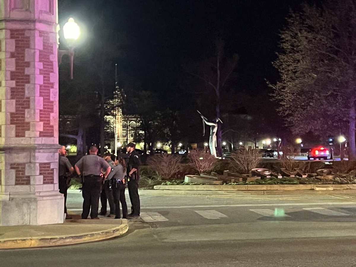 KOCONickSmith's tweet image. Thank God for the all clear here at The @UofOklahoma and thank God for all the 1st responders from every agency who showed up. 
@koconews
#koco5