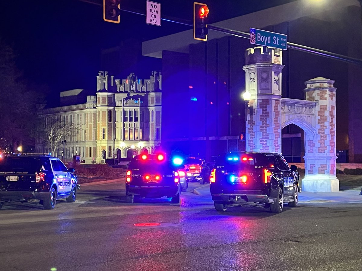 KOCONickSmith's tweet image. Thank God for the all clear here at The @UofOklahoma and thank God for all the 1st responders from every agency who showed up. 
@koconews
#koco5