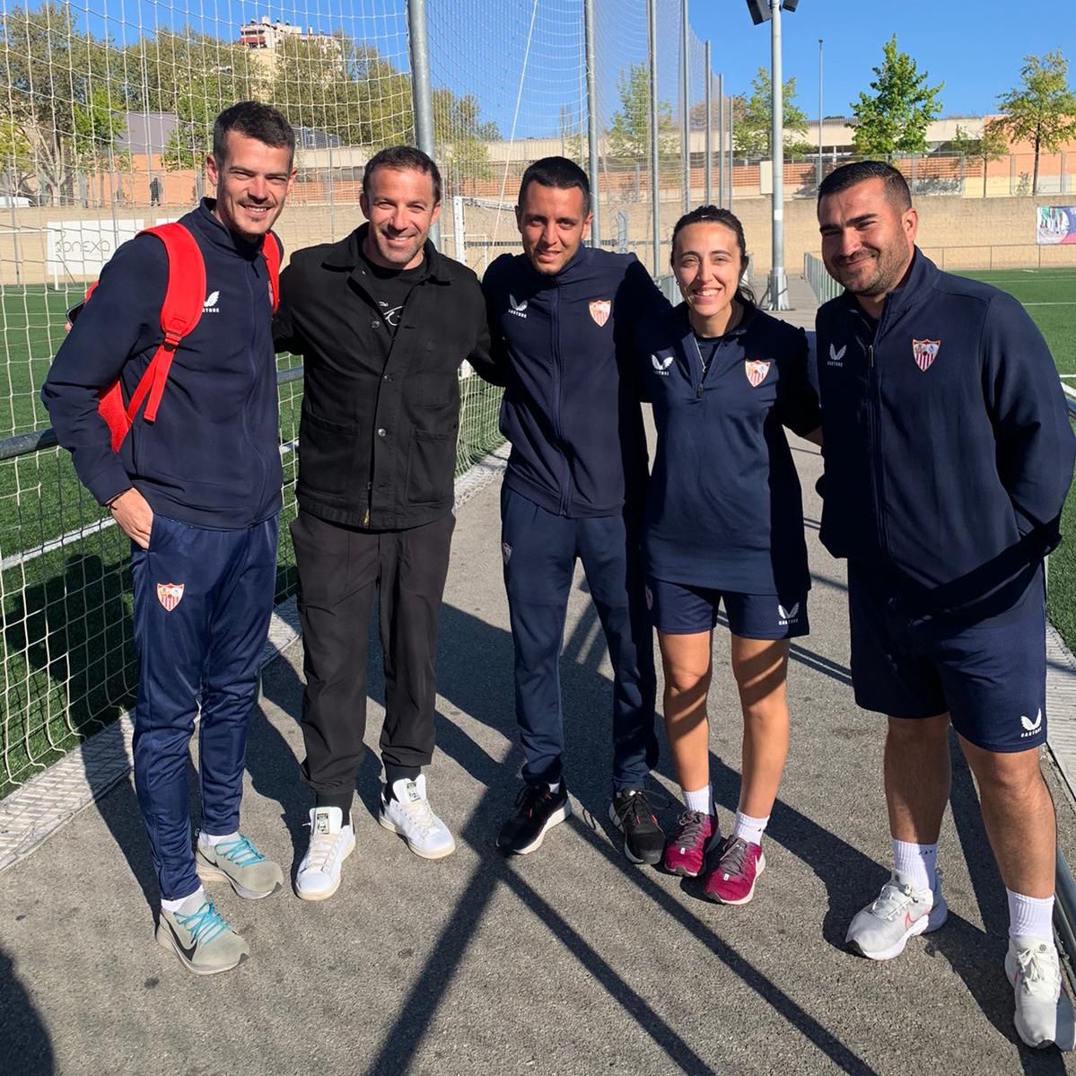 La SWIT CUP está siendo un bonito fin de semana de fútbol para las más pequeñas del #SevillaFCFem, en un torneo que cuenta con la presencia de grandes figuras del fútbol mundial como Del Piero o Roberto Carlos. ⚽️🔝

#CanteraSevillaFC