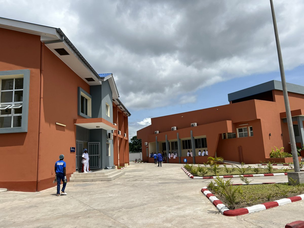 rkitsita's tweet photo. #RDC:L’hôpital militaire de la GR, comprend une morgue d’une capacité de 80 places. Cette Œuvre s’inscrit ds une série d’actions du Pdt de la République au camp Tshatshi ; Il y’a eu la construction d’une école, aménagement addiction d’eau et l’hôpital.
Maître d’ouvrage : Safrimex https://t.co/Lw2lgeR5vU
