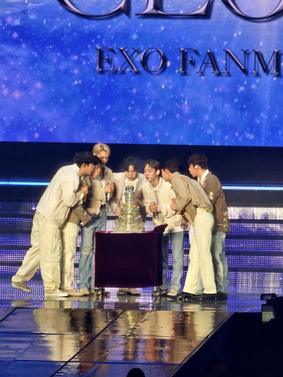 TO MORE YEARS WITH EXO 😭🤍🎂