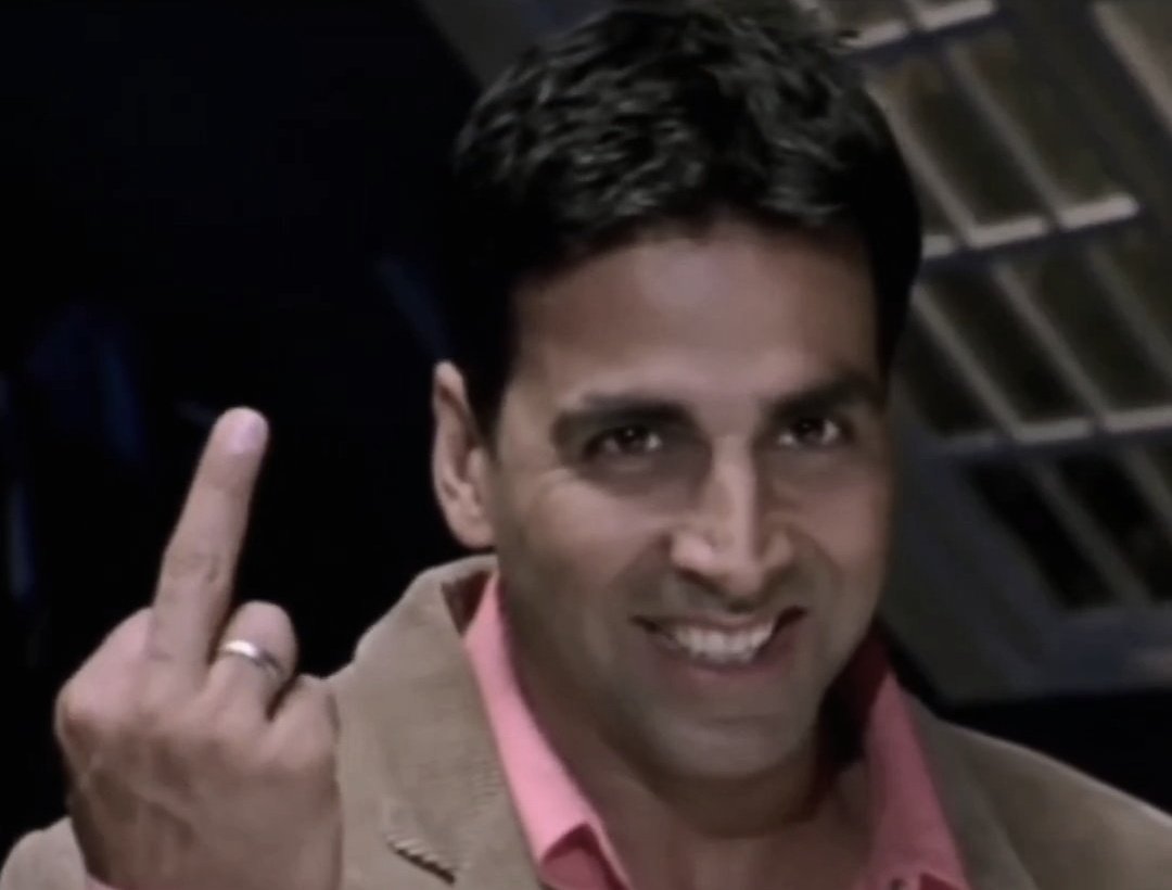 #AkshayKumar Cuttputli fees >>>> bholaa and Runway 34 combined LT