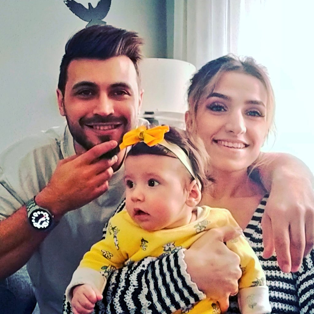 Tanju_sk's tweet photo. Aşk bir iken iki olmak iki iken kocaman bi Aile olmaktır 🧿❤️🐣🥰 #Ailem  #çekirdekailem https://t.co/KcoBk6ruvR