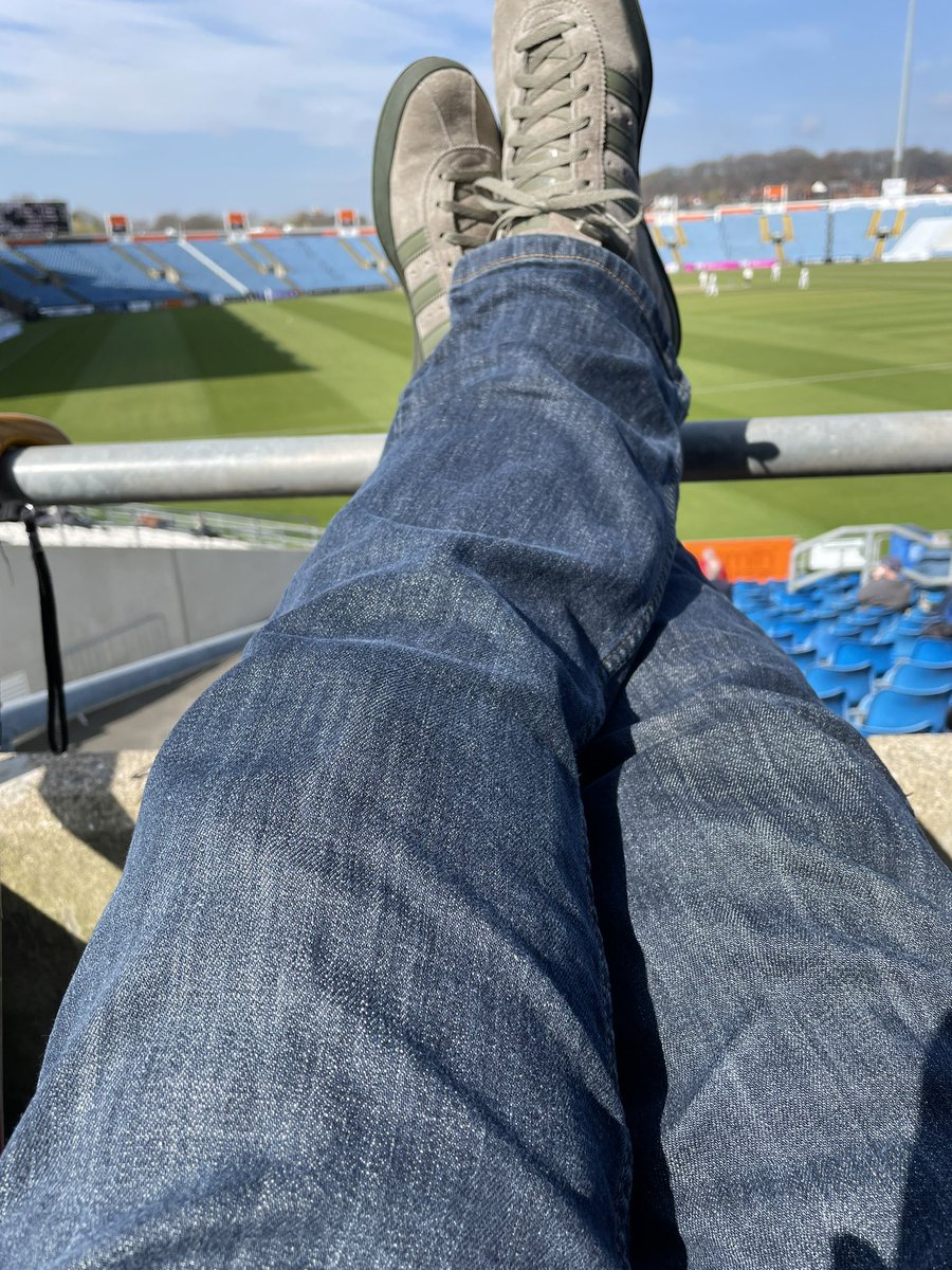 Gently toasting the old knees at Headingley