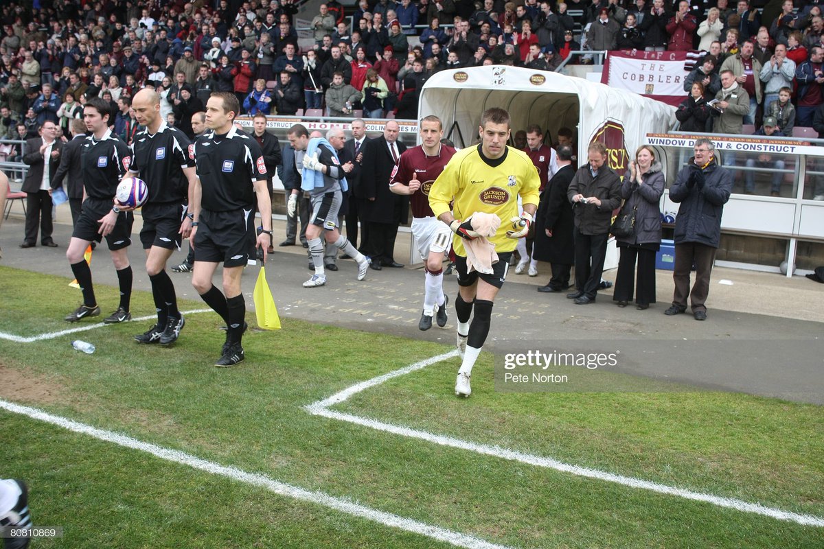 NTFCPlayerVault's tweet image. 𝕐𝕠𝕦 𝕒𝕣𝕖 𝕞𝕪 𝕊𝕒𝕥𝕦𝕣𝕕𝕒𝕪 𝕊𝕦𝕟𝕤𝕙𝕚𝕟𝕖☀️

⏪Mark Bunn
𝗗.𝗢.𝗕: 16 Nov 1984
𝗗𝗲𝗯𝘂𝘁: @ntfc vs @QPR 23 Aug 2005
106 appearances

‘Bunny’ never looked back after getting his chance. A top keeper. 🔥

#PastPresentFuture | #ntfc | @MBGKA