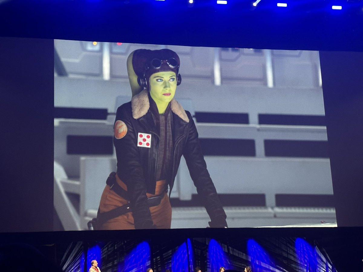 DiscussingFilm's tweet image. New look at Mary Elizabeth Winstead as Hera in ‘AHSOKA’. #SWCE