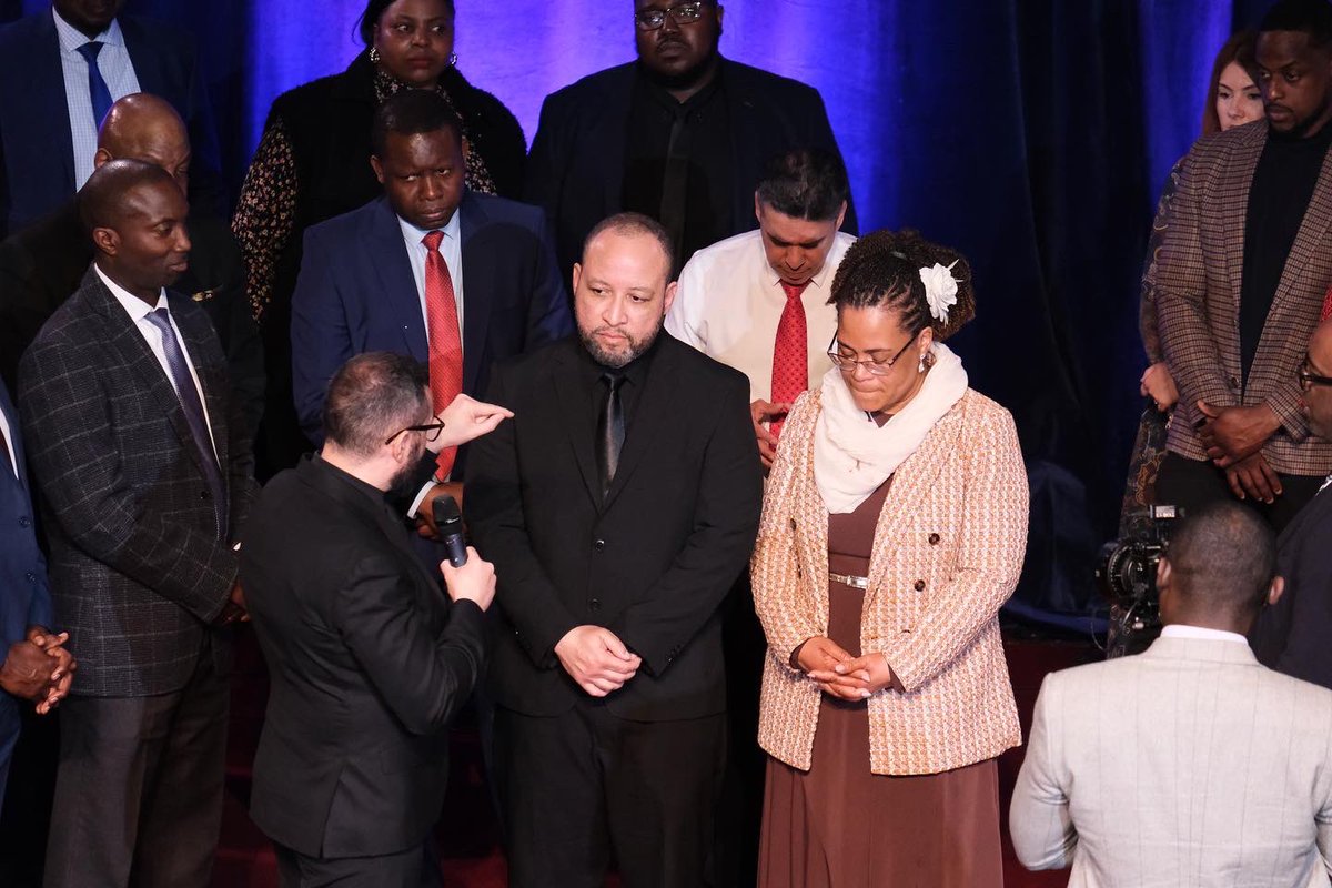 Pottershselive's tweet photo. We are grateful for our pastors and their wives. A great blessing to our congregation. 

We pray for God to continue to use them as they lead our churches, grace them with wisdom, build a hedge around their home and family and enable them to keep on preaching the gospel! https://t.co/rRLWXZ3iE9