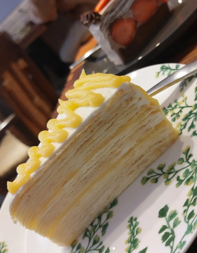FoyDorah's tweet photo. 福米cafe ，好吃的千層🤤🤤🤤
肉桂��太晚去已將賣晚了😭
#台南 https://t.co/pvYjkt9U35
