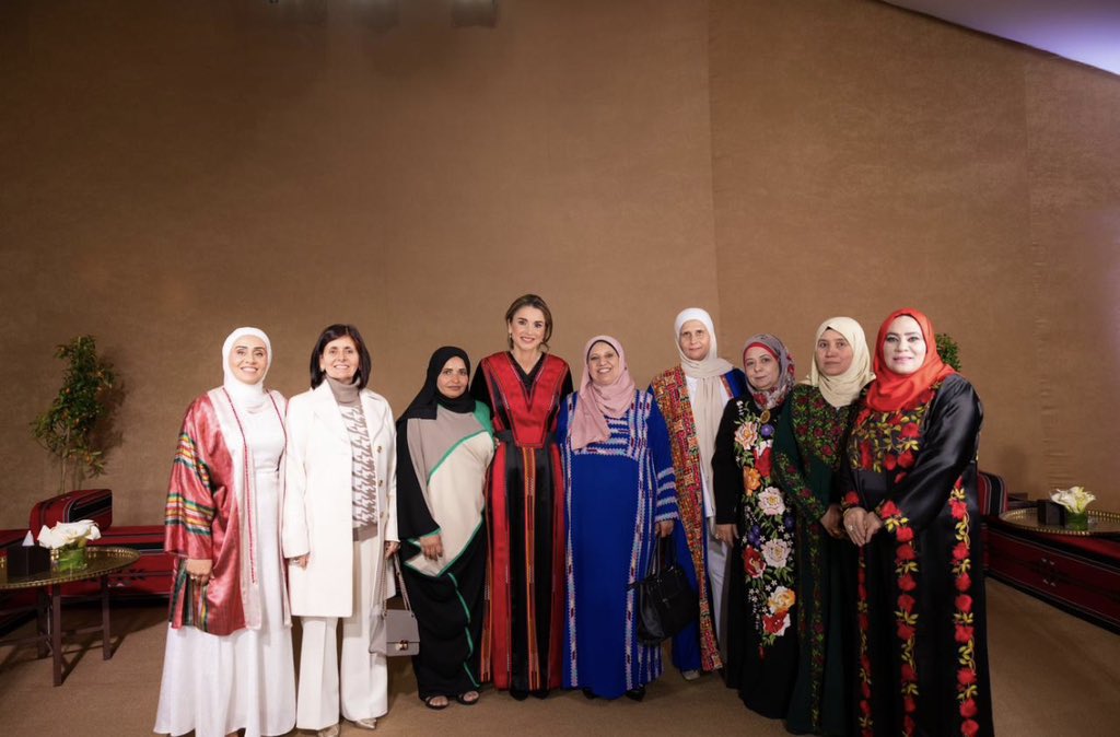 Queen Rania 
تشرفت بتلبية دعوة جلالة الملكة رانيا العبدالله للافطار مع جمع من السيدات 
كل الشكر و الامتنان وحفظ الله الاردن قيادة و شعبا