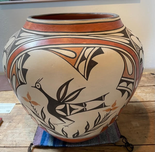 pueblopots's tweet photo. News from Fox Pueblo Pottery - https://t.co/FyPn8YXH7f https://t.co/NxbEkXKdVm