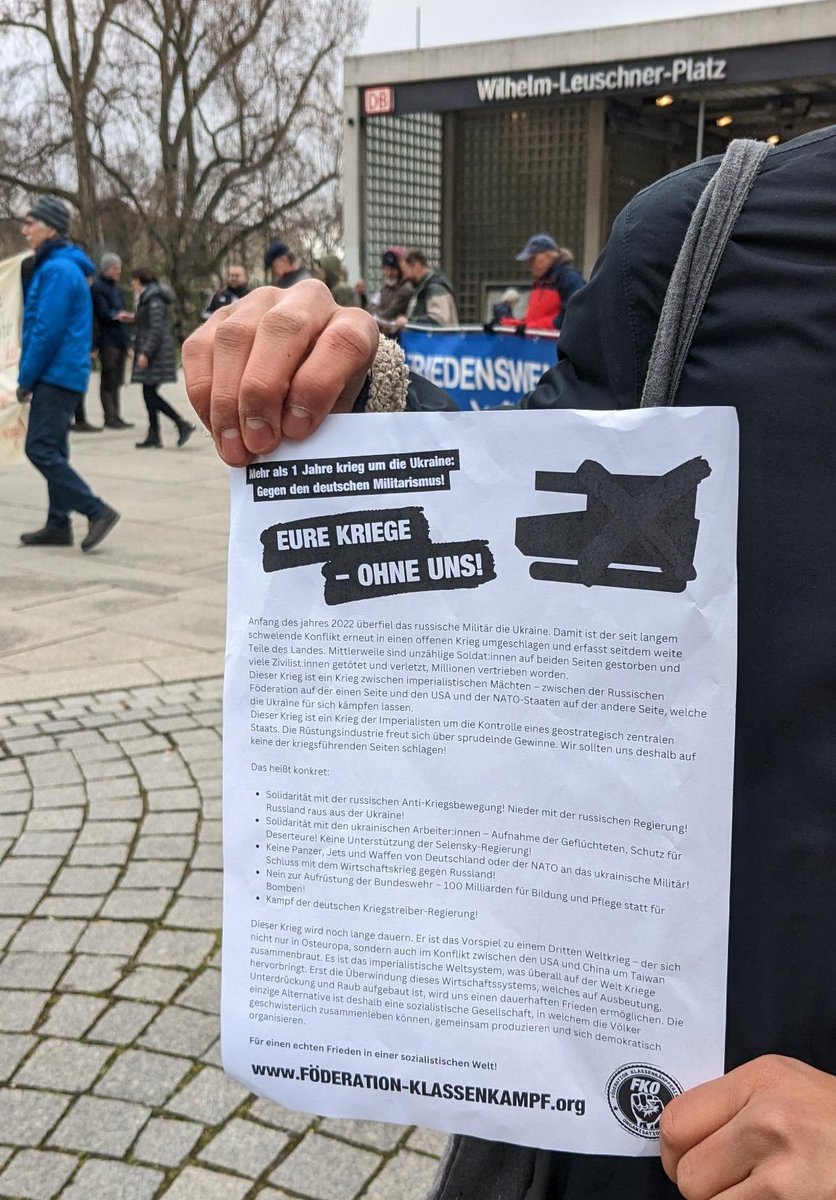 Interjugend's tweet photo. [IJ #Leipzg]
Wur waren kritisch beim #Ostermarsch. Wir haben Material verteilt und dem pazifistischen und Pro-Russischen Konsens der Demo etwas entgegen gesetzt.
Weder Nato- noch der russische Imperialismus und seine Kriege sind im intresse unserer Klassengeschwister!
#le0804 https://t.co/4GLGeewe7M