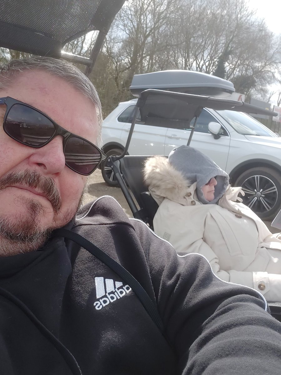algreen433's tweet photo. @OfficialBARCHQ @officialbtrc @Brands_Hatch @CaterhamGrads @MINIChallengeUK @MidSportsMedia @BARC_Marshal @PickupRacing @ourmotorsportuk @TSLTiming We're here 😁 https://t.co/BjhHJ3hlTr