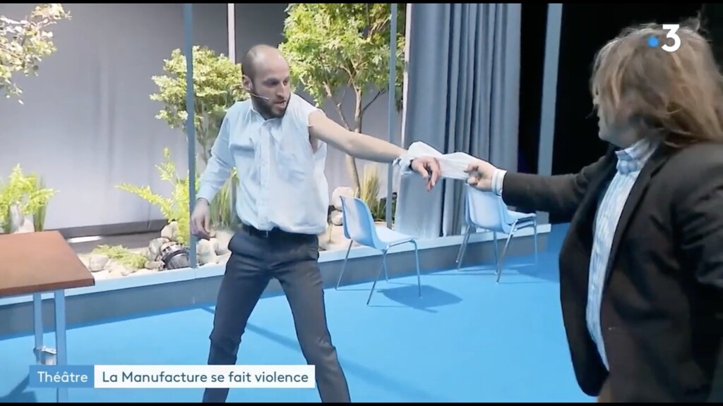 📺 REPORTAGE 📺
Les moments doux
texte et mise en scène d’Élise Chatauret &amp; Thomas Pondevie
les 13 et 14 avril à 20h

« LES MOMENTS DOUX prend pour point de départ une affaire réelle où un PDG et un DRH se font arracher leur chemise suite à un plan de … instagr.am/p/CqxWHZ7IvIB/