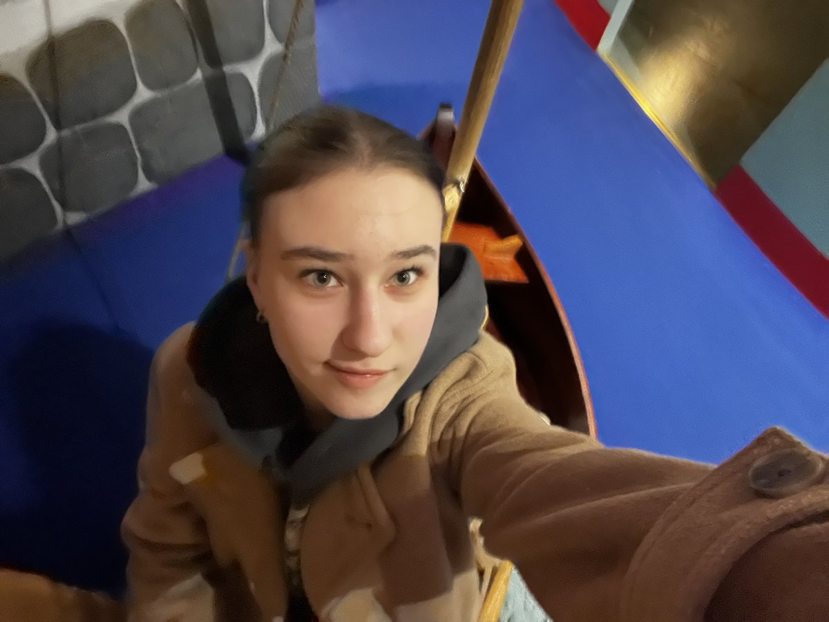 ssykka_'s tweet photo. Все еще ебнутая, все еще в лодке https://t.co/2LWJDEeh58