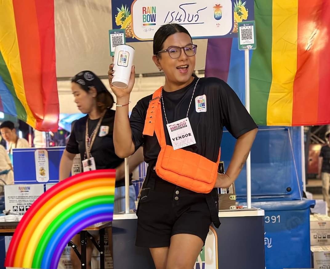TanwarinS_MFP's tweet photo. มาที่นี่ 3 วันน้าที่โกดังเสริมสุข งาน Babe Fest วันที่ 7 8 9 เมษาเผื่อใครคิดถึงอยากเจอ
ก็มาดิค้าบ 😍🏳️🌈🧡🍊🍍
#BabeFest #RAINBOWbeer https://t.co/UTaOH2fixF