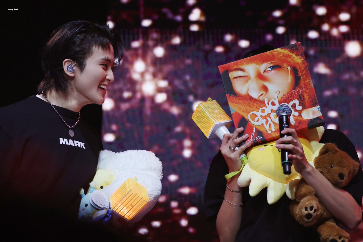 86sunnyroad's tweet photo. 230407 CHICAGO
🐯🐻
#해찬 #마크 #MARKLEE #HAECHAN https://t.co/MUmKyNnm5B