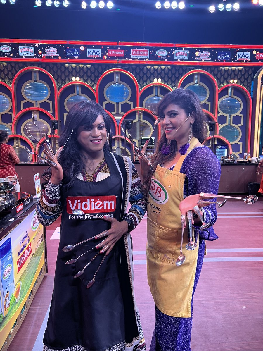 Who wore it better? #CookWithComali #cwc4 #cookuwithcomali #sherin #pugazh