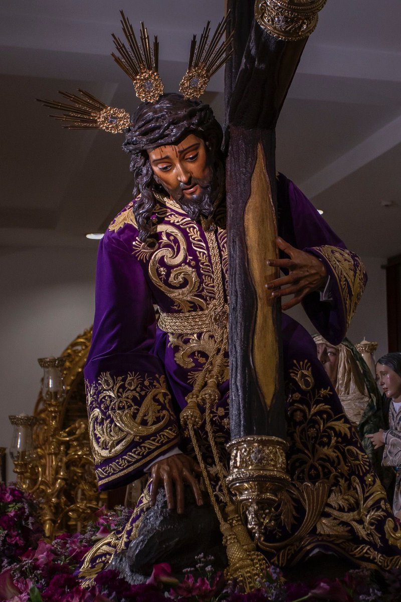 EspDeTriana's tweet photo. #SEGtrescaidas | El Santísimo Cristo de las Tres Caídas, dispuesto para su participación en el Santo Entierro Grande

Galería ➡️ https://t.co/TQpw9AFeH7

#EsperanzaDeTriana https://t.co/bgBY7CDnrU
